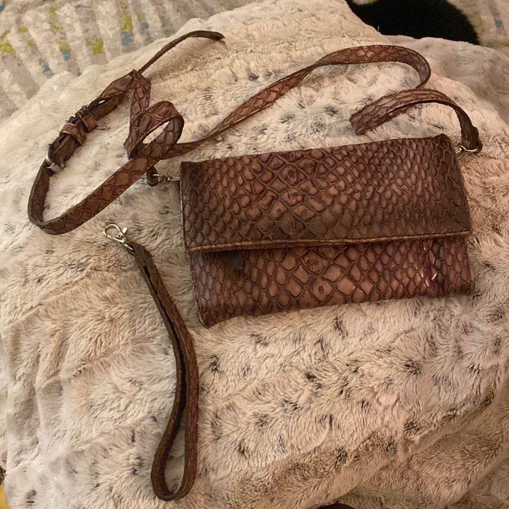 Beautiful Freebird brown leather crossbody/wristlet